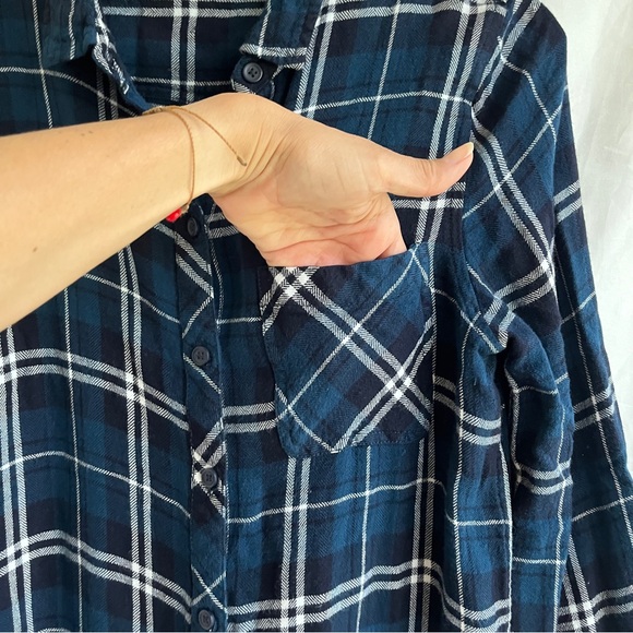 beach lunch lounge plaid long sleeve button front shirt, size M, 100% rayon - Picture 2 of 8